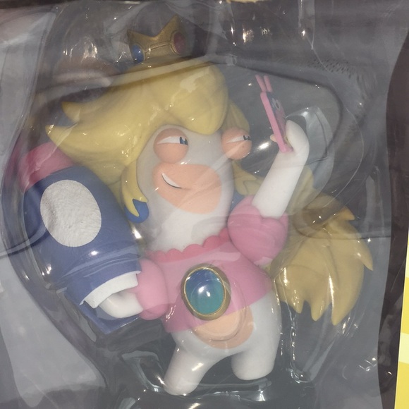 Nintendo Switch Mario Rabbids + Kingdom Battle Full Game + 6 inch Peach Figurine - Picture 4 of 14